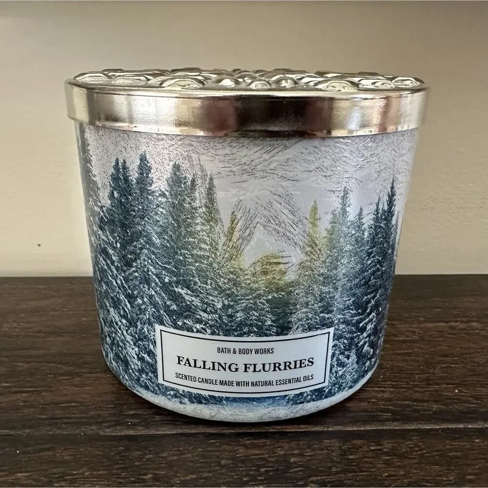Bath & Body Works Falling Flurries 3-Wick‎ Candle Holiday 2022 NEW